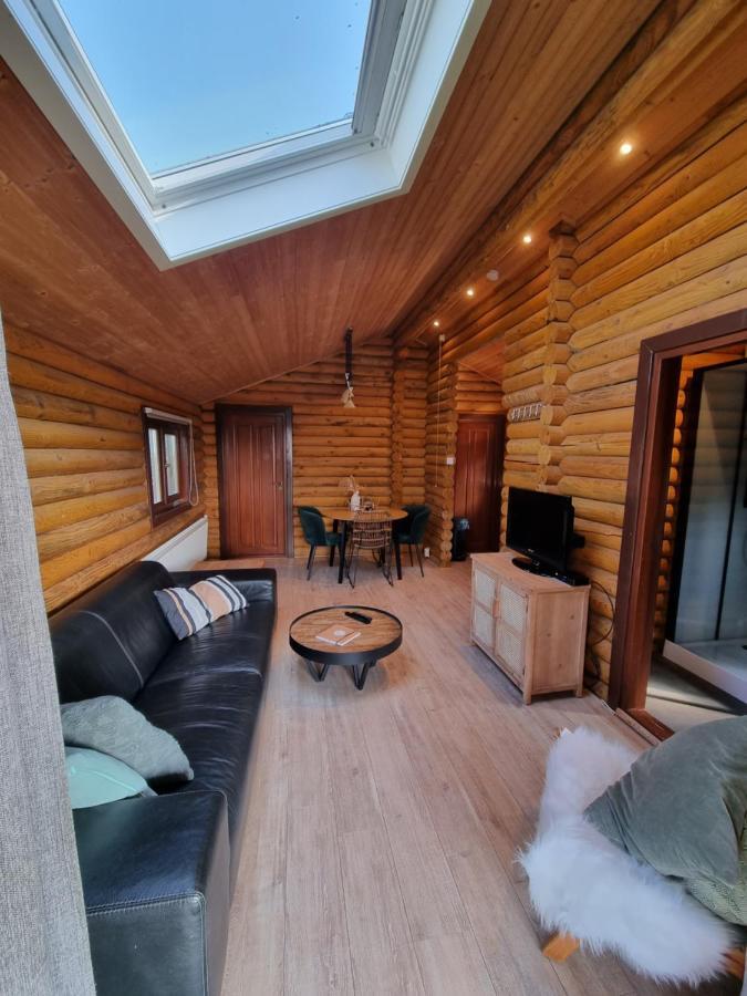 Finse Woning Op Camping De Tulpenweide Breezand Exterior foto
